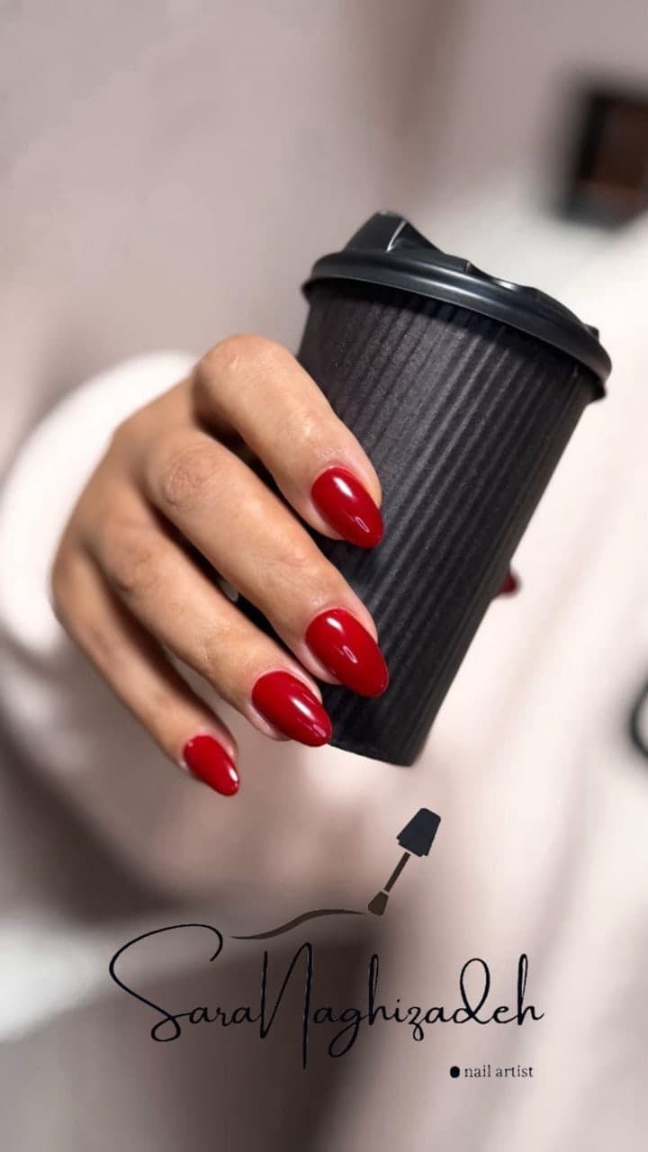 ناخن کوتاه قرمز براق — کار سارا نقیزاده